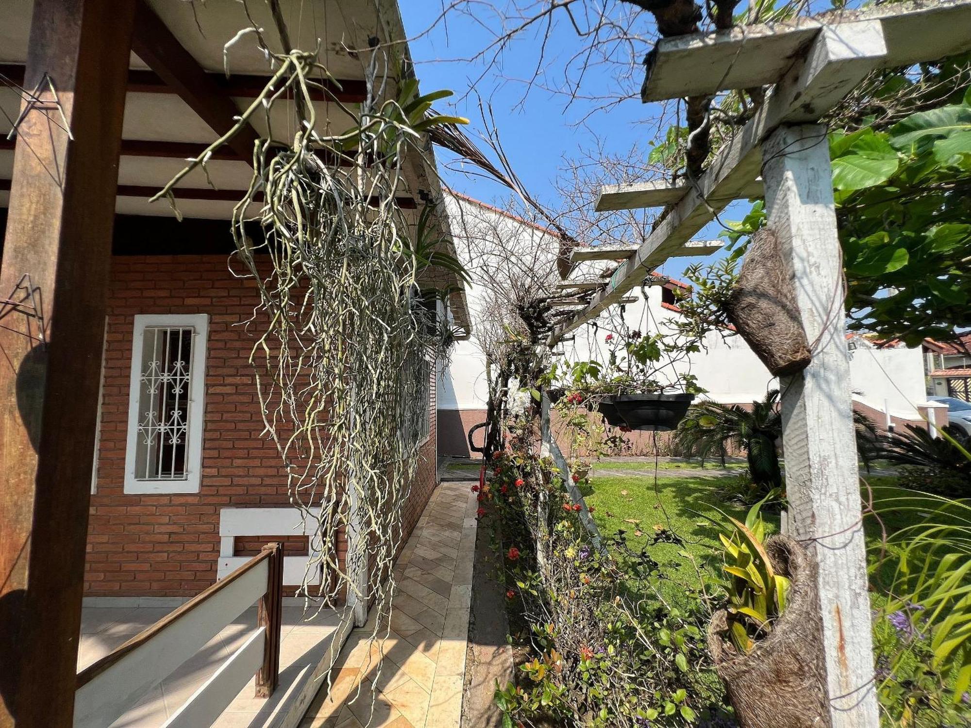 Casa Agradavel Com Piscina, A Poucos Passos Da Praia Peruibe Exterior photo