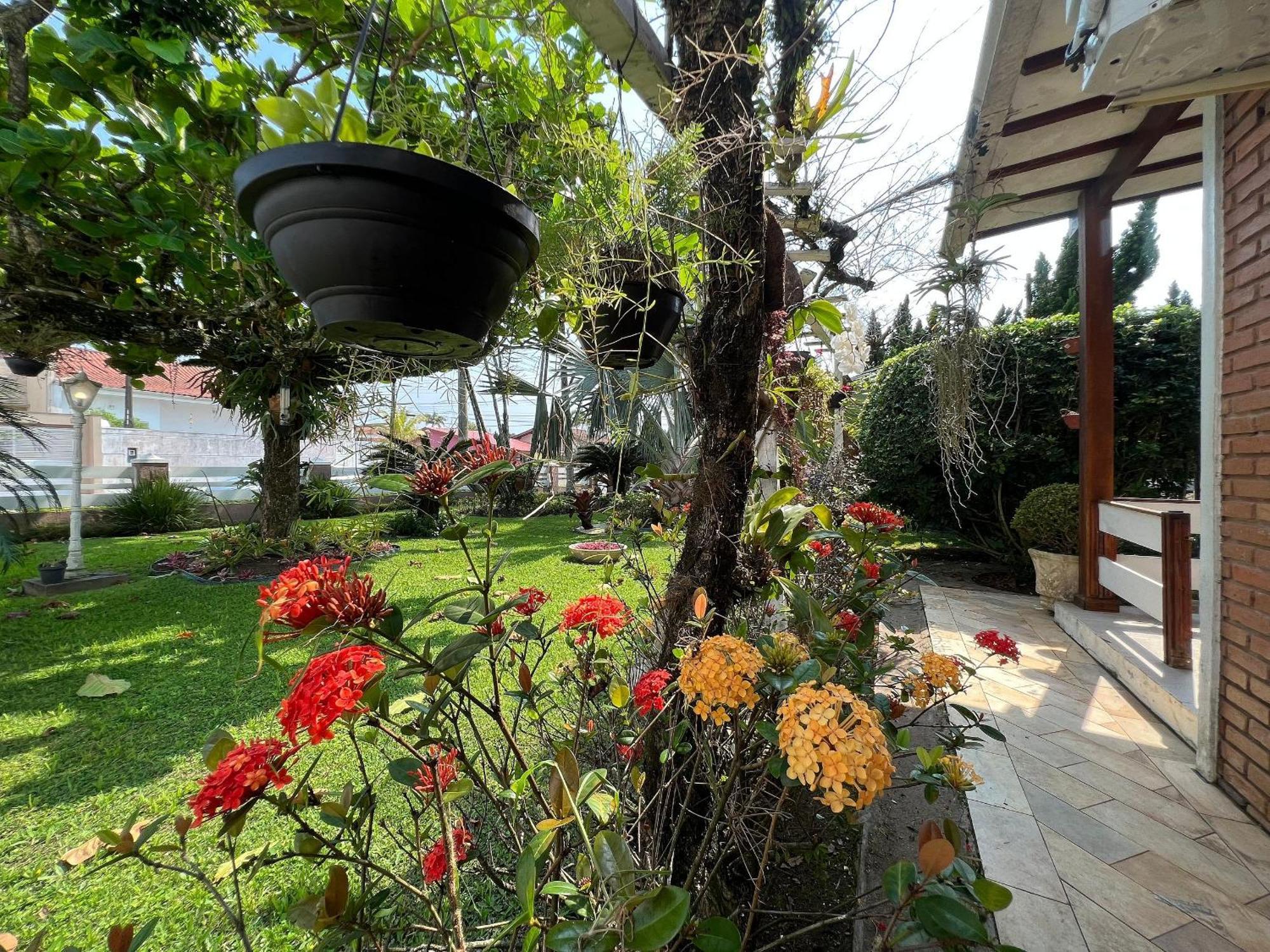 Casa Agradavel Com Piscina, A Poucos Passos Da Praia Peruibe Exterior photo